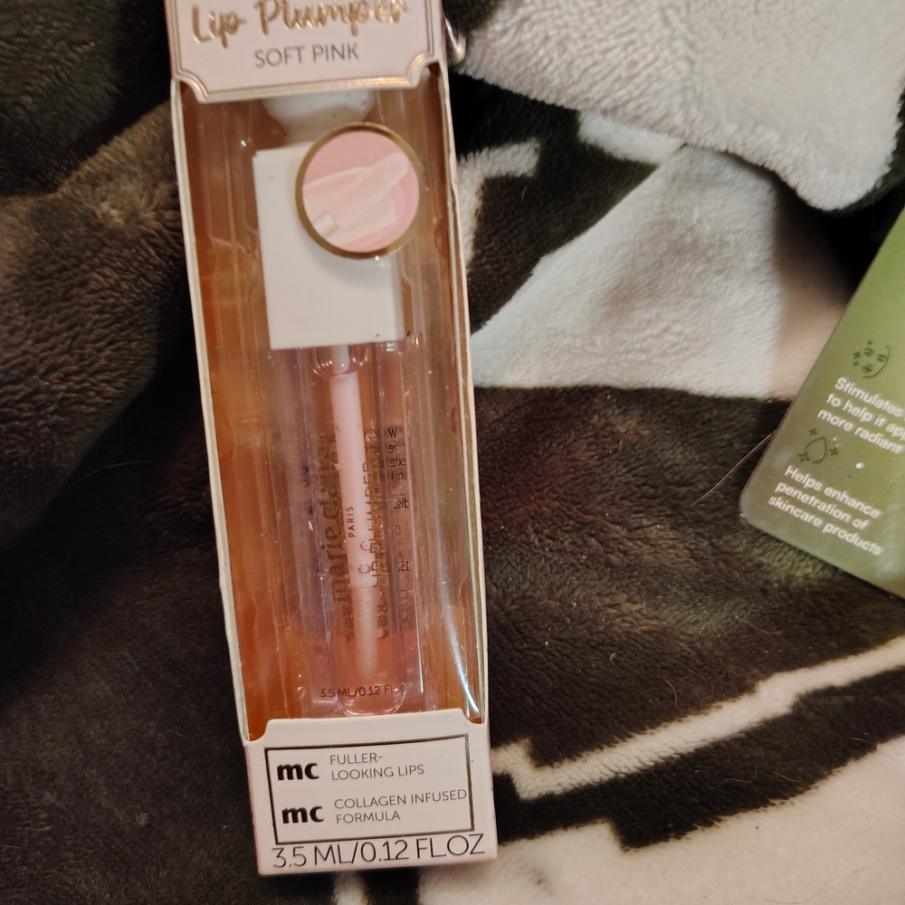 Marie Claire Lip Plumper In Soft Pink NIP